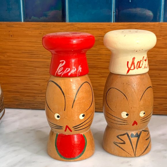 1960s Wooden Salt and Pepper Shakers - Picture 1 of 15